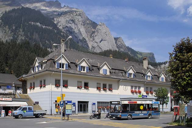 LKS Kandersteg Bahnhof BLS - 2004-08-02 LKS Kandersteg Bahnhof BLS - 2004-08-02